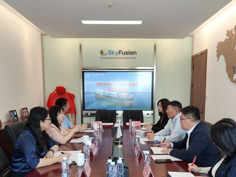 校企双方座谈交流